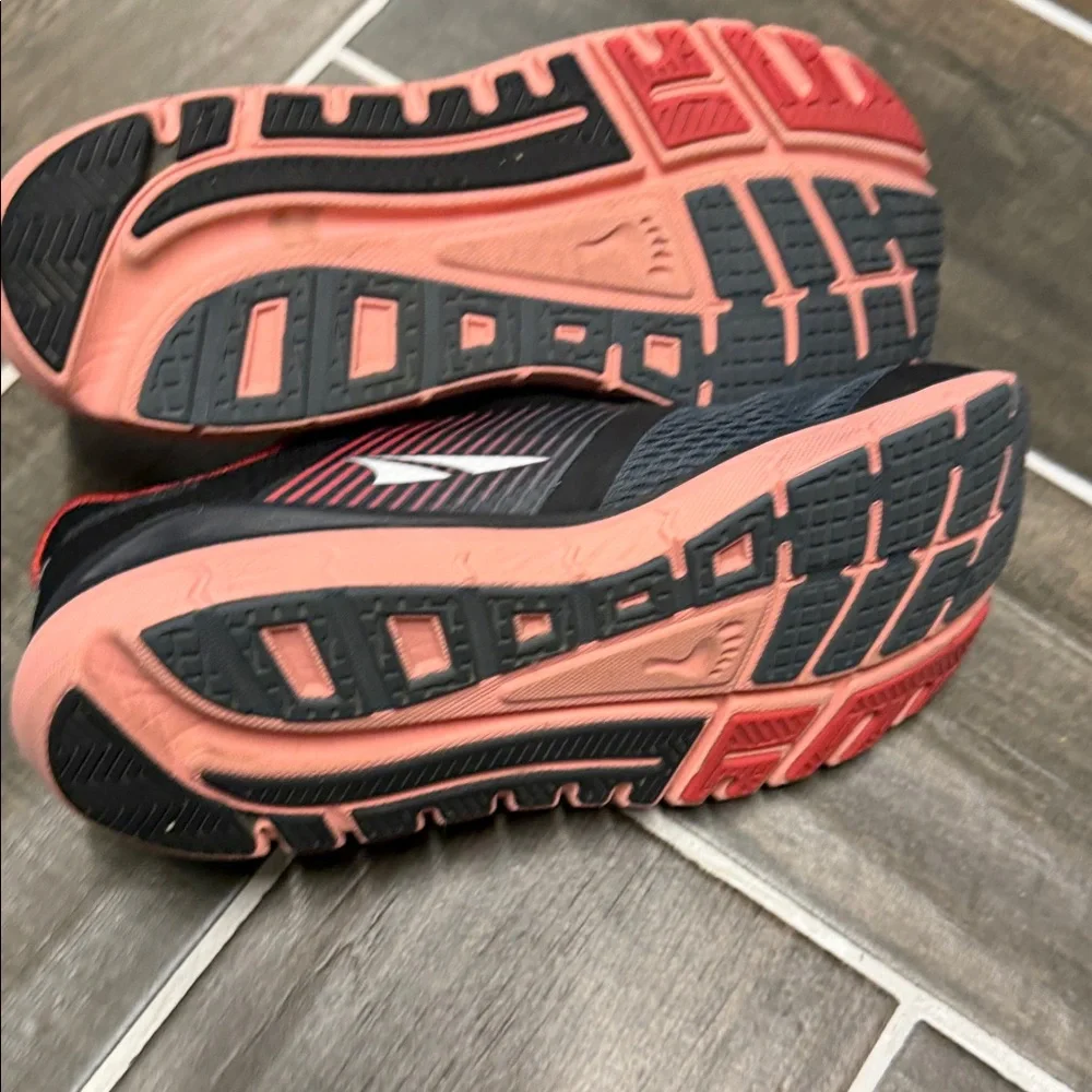 Altra Women's Black and Coral Running Shoes - Picture 5 of 6
